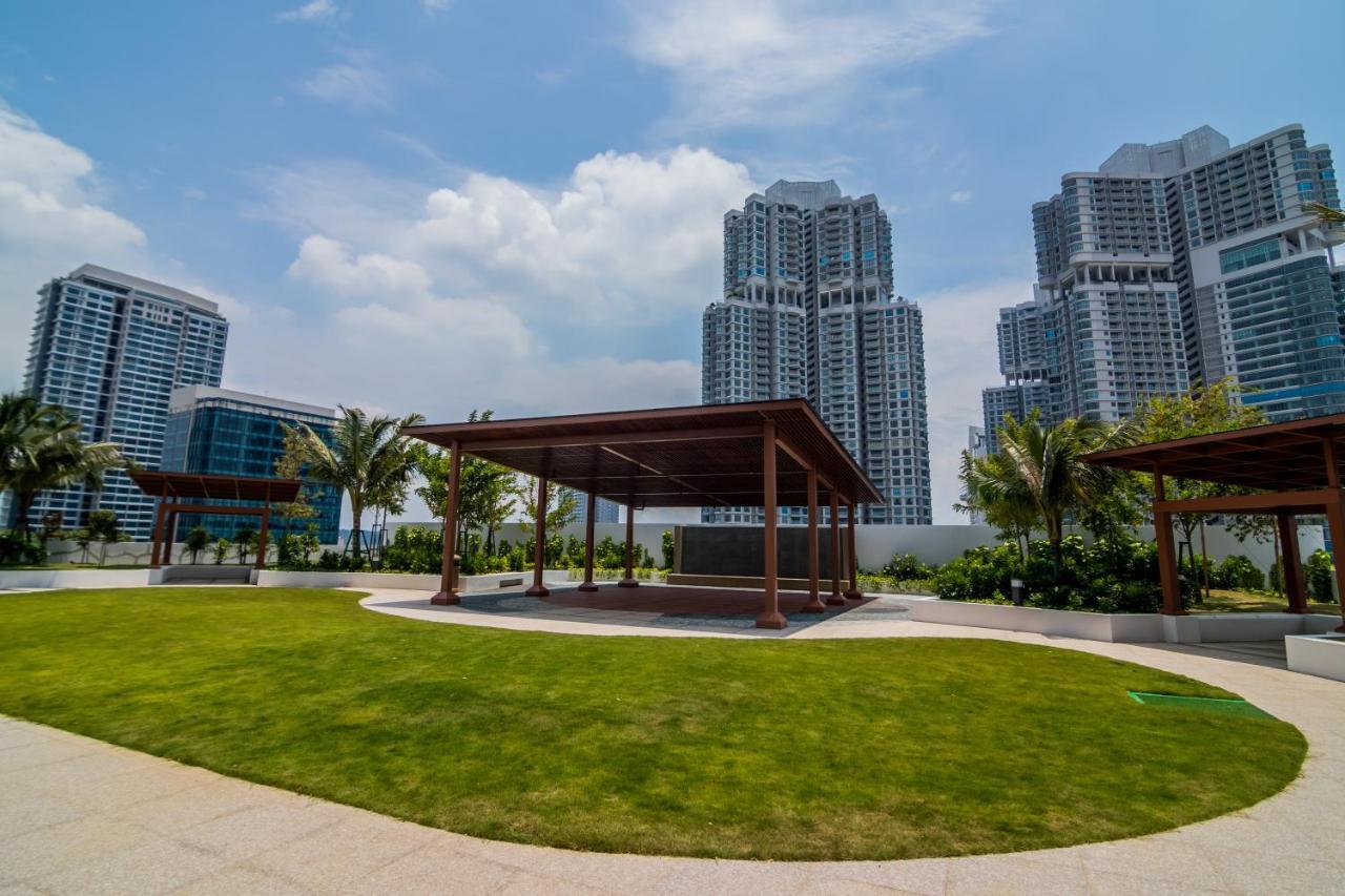 Almas Suites By Subhome Nusajaya  Exterior photo