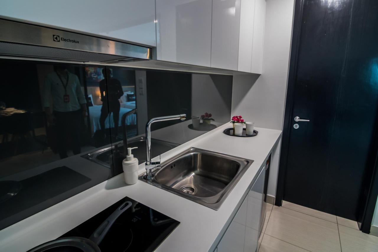Almas Suites By Subhome Nusajaya  Exterior photo